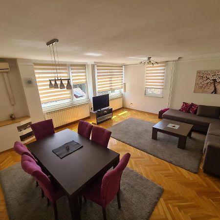 Walnut Apartment - Private Garage Sarajevo Eksteriør billede