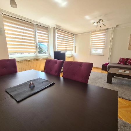Walnut Apartment - Private Garage Sarajevo Eksteriør billede
