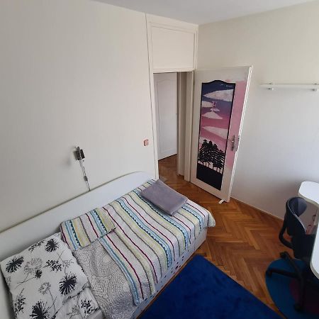 Walnut Apartment - Private Garage Sarajevo Eksteriør billede