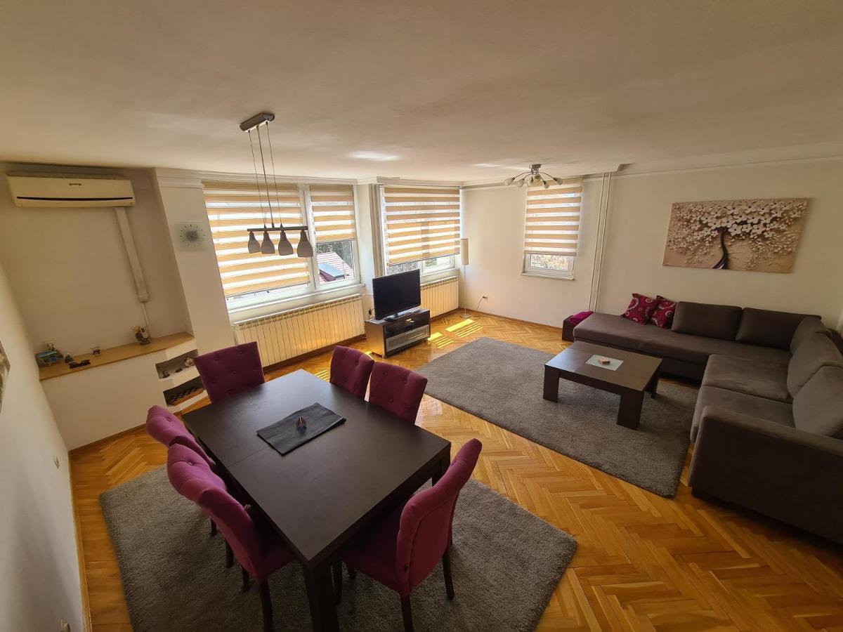 Walnut Apartment - Private Garage Sarajevo Eksteriør billede