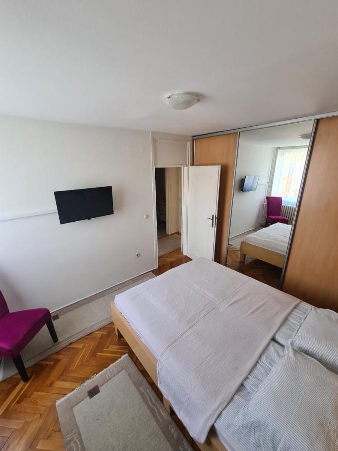 Walnut Apartment - Private Garage Sarajevo Eksteriør billede