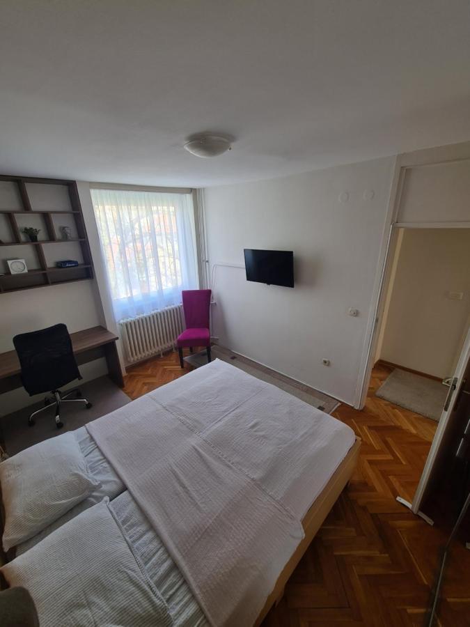 Walnut Apartment - Private Garage Sarajevo Eksteriør billede