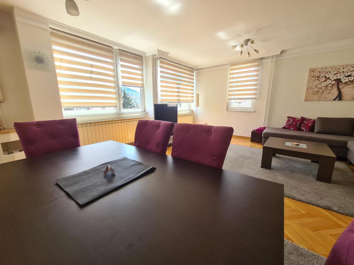 Walnut Apartment - Private Garage Sarajevo Eksteriør billede