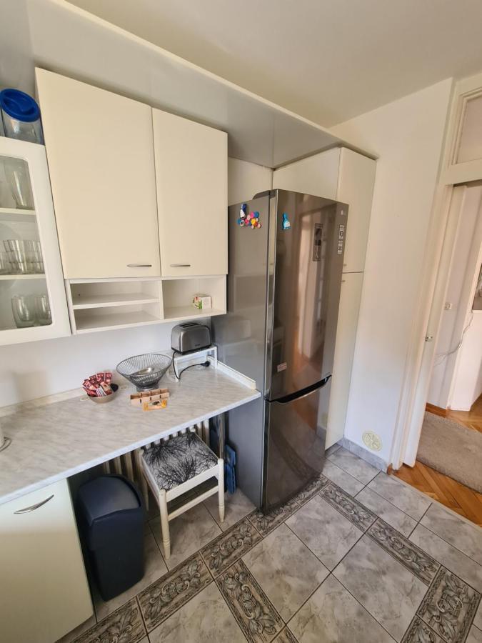 Walnut Apartment - Private Garage Sarajevo Eksteriør billede