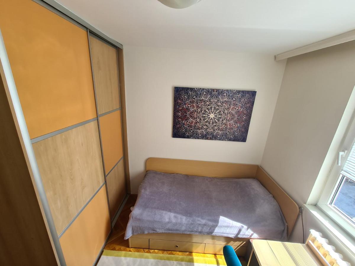 Walnut Apartment - Private Garage Sarajevo Eksteriør billede